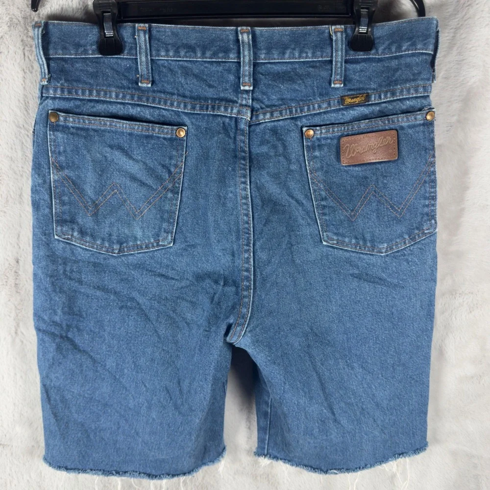 Vintage Wrangler Mens Cut Off Denim Shorts Blue Medium Wash Made in USA 34 Waist